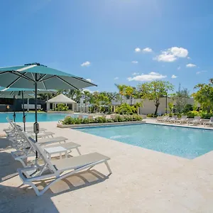 Xeliter One Playa Dorada Apartahotel